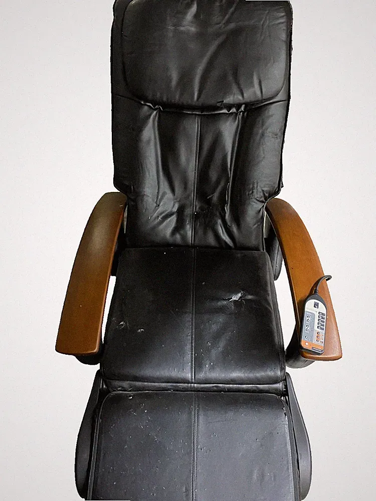 Human Touch HT-3300 Massage Chair (Color Black, Dimensions 28W x 44H x 55D)